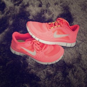 Nike Free Run 5.0 Pink Punch Size 6.5